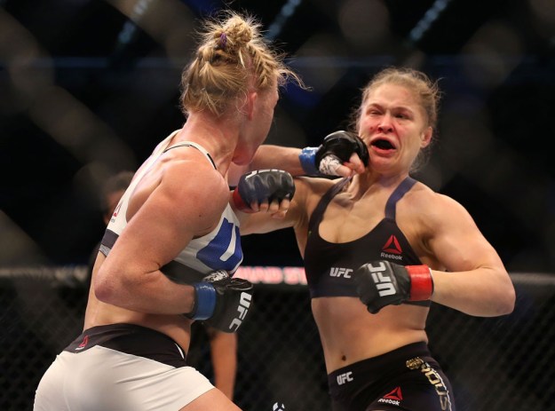 rs_1024x759-151115105326-1024-ronda-rousey-ufc-defeat-cm-111515
